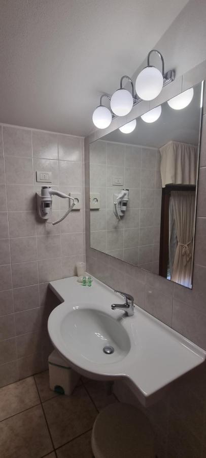 Hotel La Piccola Stazione Торита ди Сиена Екстериор снимка