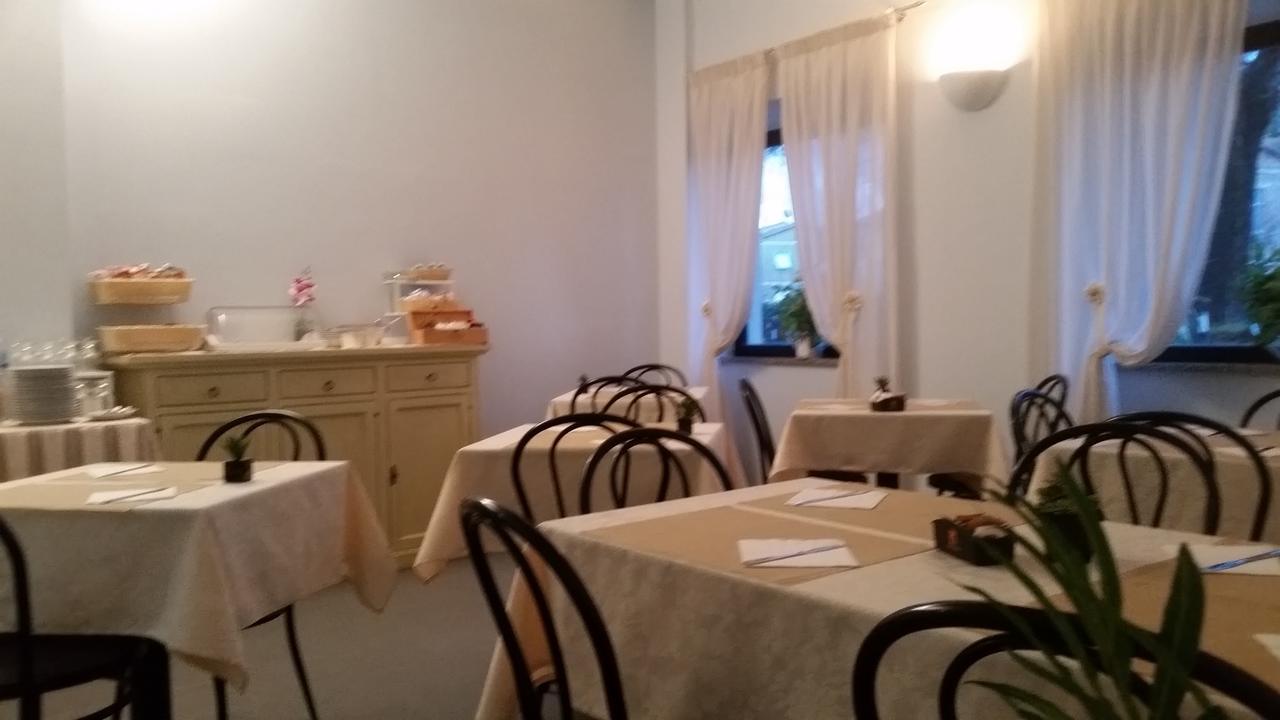 Hotel La Piccola Stazione Торита ди Сиена Екстериор снимка