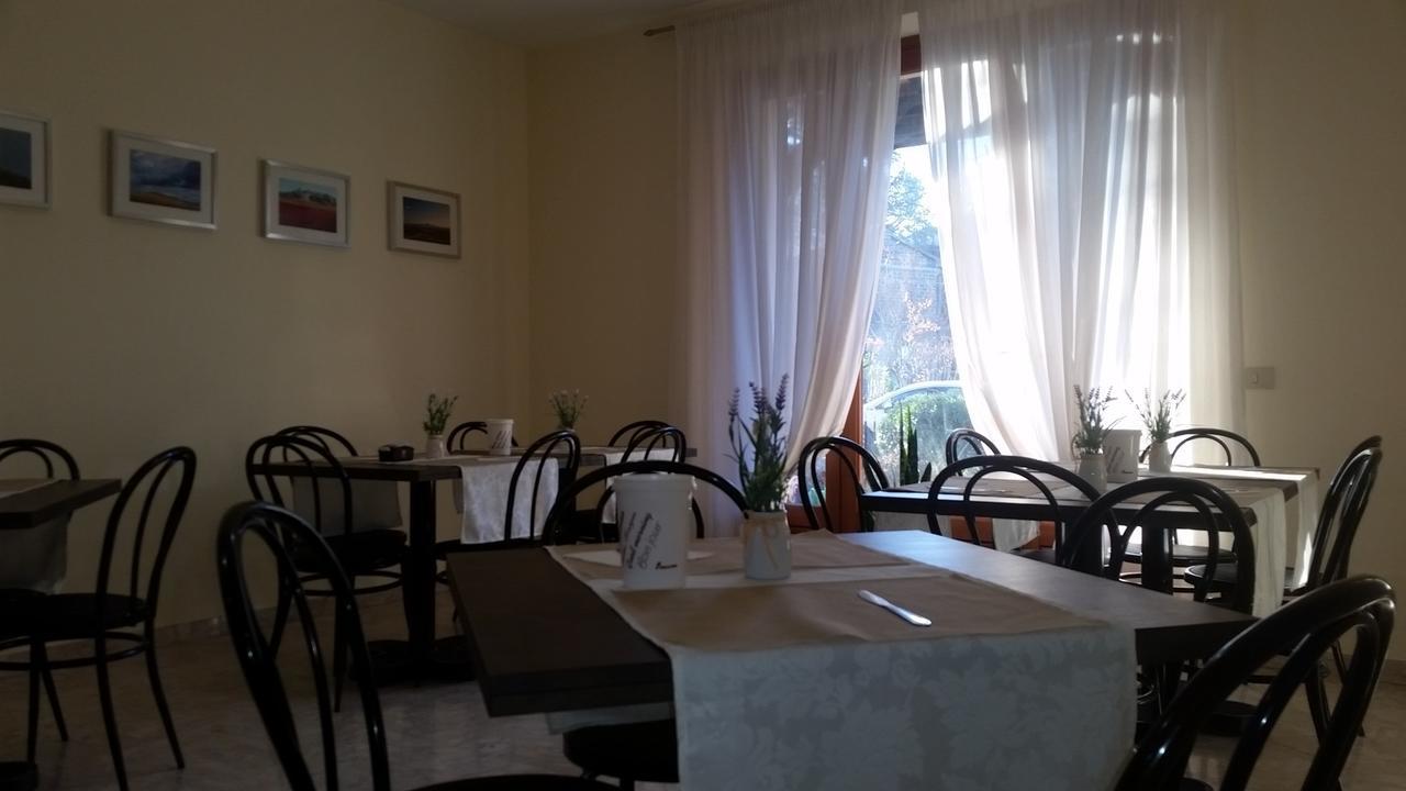 Hotel La Piccola Stazione Торита ди Сиена Екстериор снимка