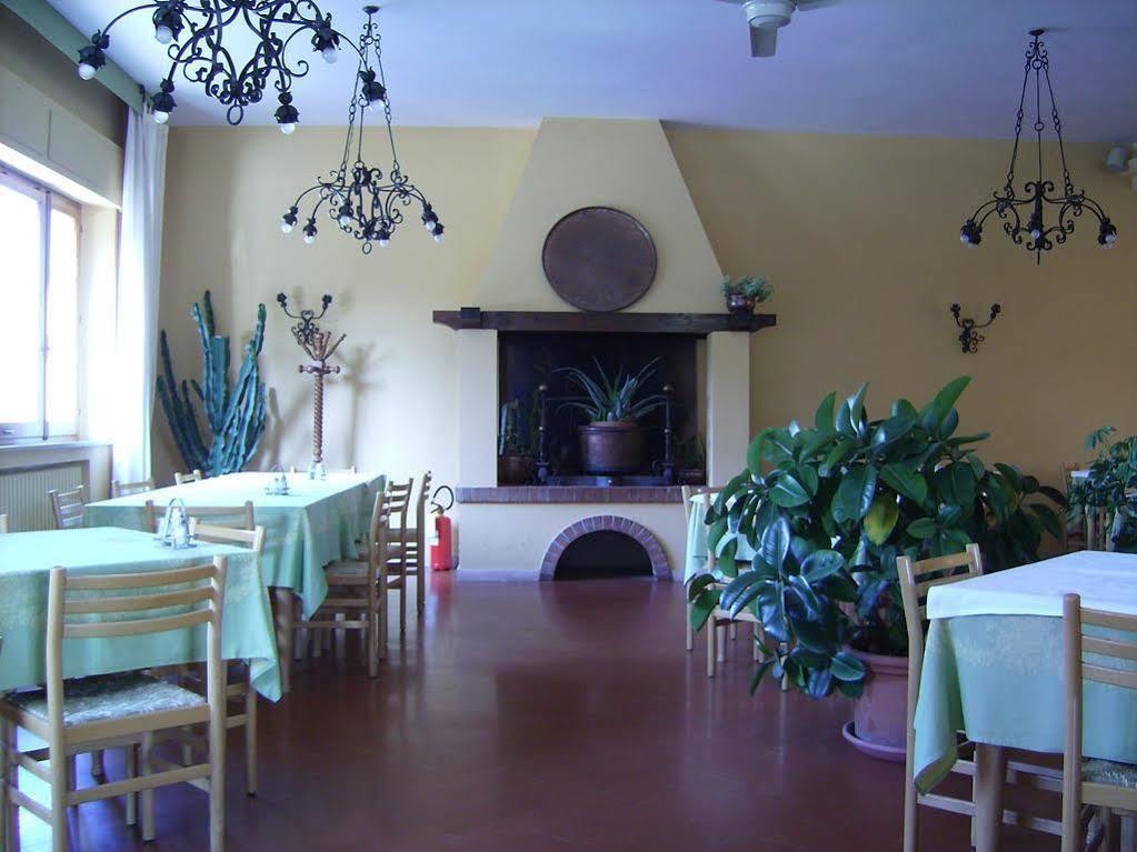 Hotel La Piccola Stazione Торита ди Сиена Екстериор снимка