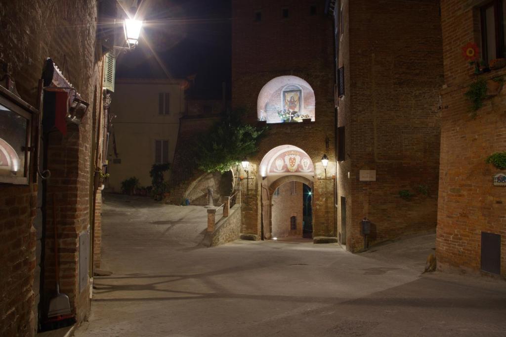 Hotel La Piccola Stazione Торита ди Сиена Екстериор снимка