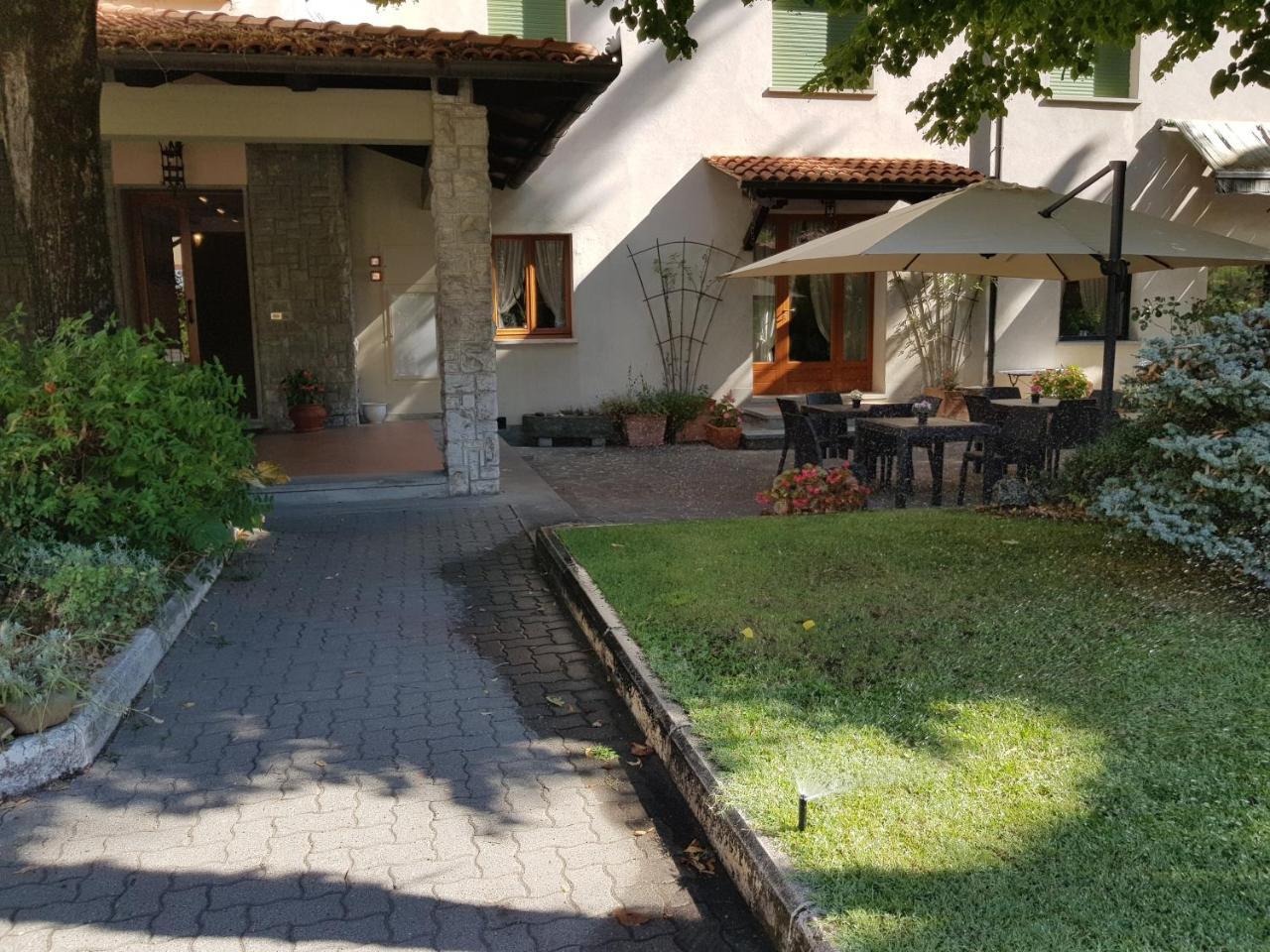 Hotel La Piccola Stazione Торита ди Сиена Екстериор снимка